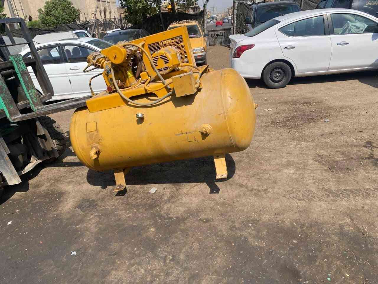 سلام عليكم تام وصل كنبريسرات امريكي انكر صول بطل حجم 800للتر وحده بانزين وحده ديزل العنوان بغداد باب الشيخ الرقم ***********
