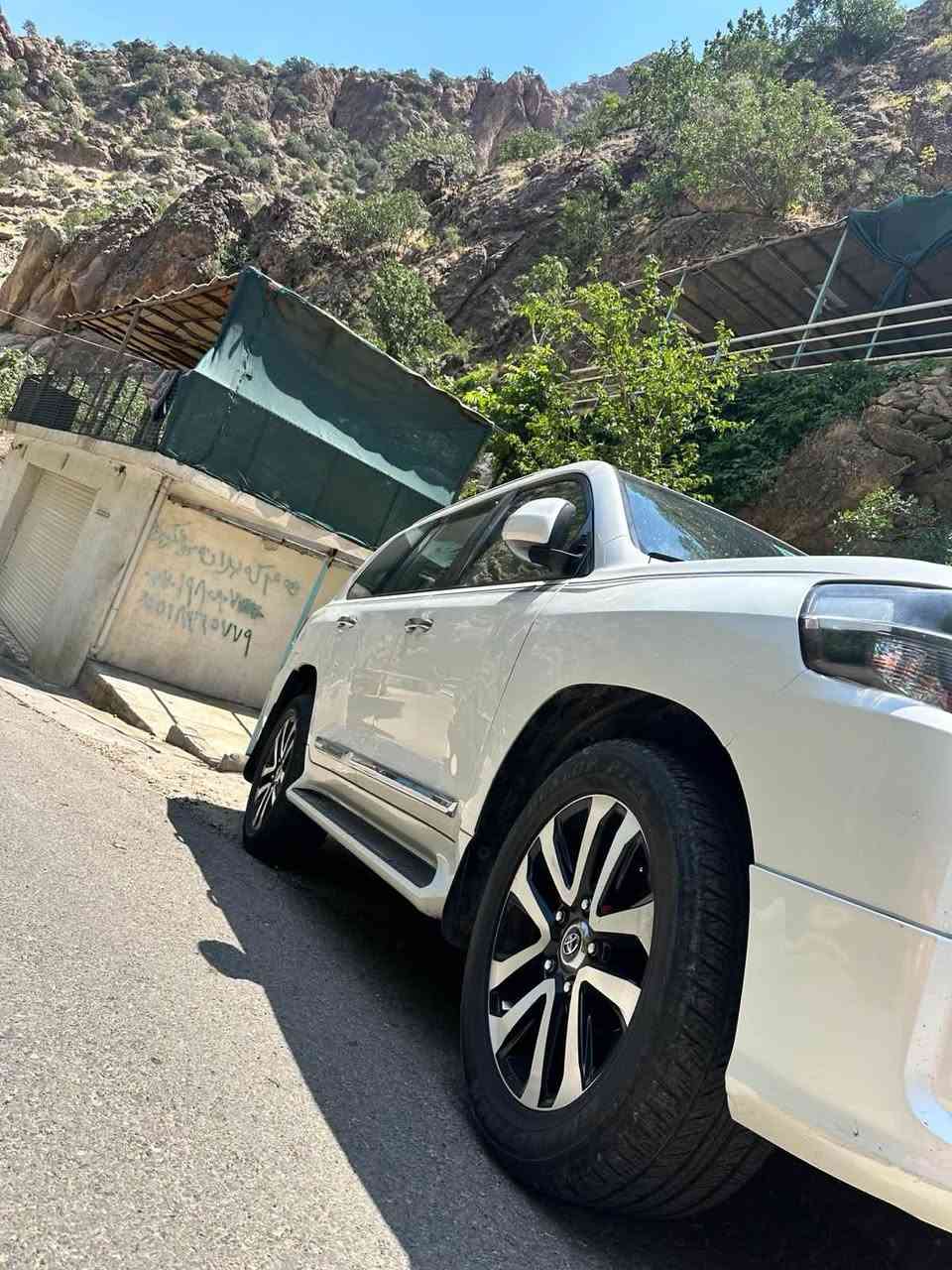 لاندكروزر 19 رقم بغداد بسمي فول مواصفات محرك8 4600 بيه باب الخلفي تبدل نفس الون سعر السيارة 490 بيه شويه مجال المكان ديالي الخالص شارع العام بغداد كركوك***********
