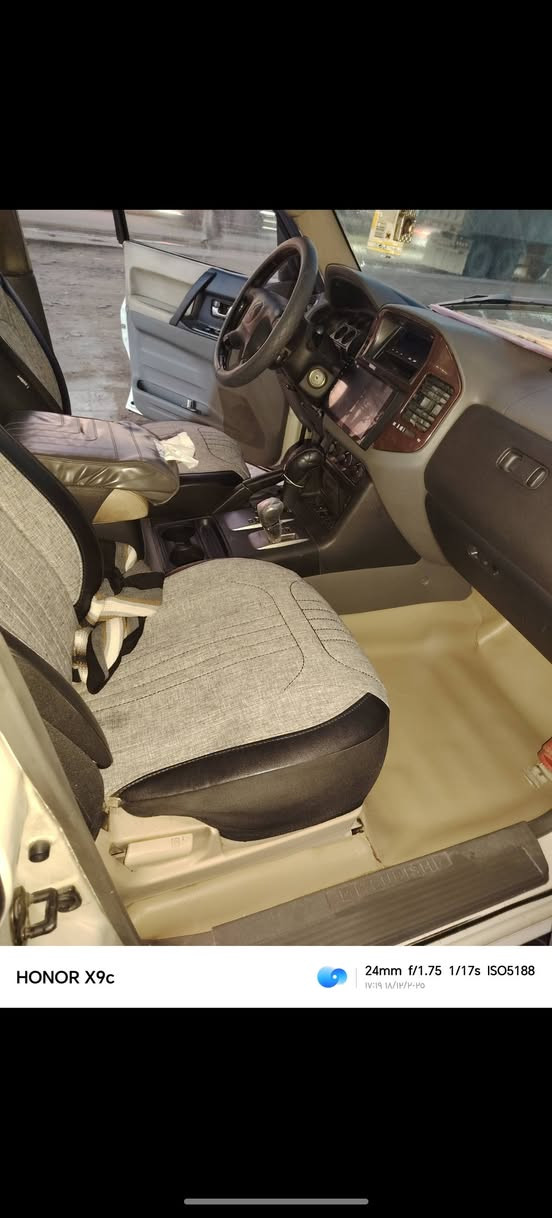 السلام عليكم ورحمة الله وبركاته عندي باجيرو موديل ٢٠٠٦(٣٨٠٠) مكفوله كفاله عامه ما بيه سوناره موجود رقم بغداد انكليزي هسه جديده ب اسمي السياره   .***********.
