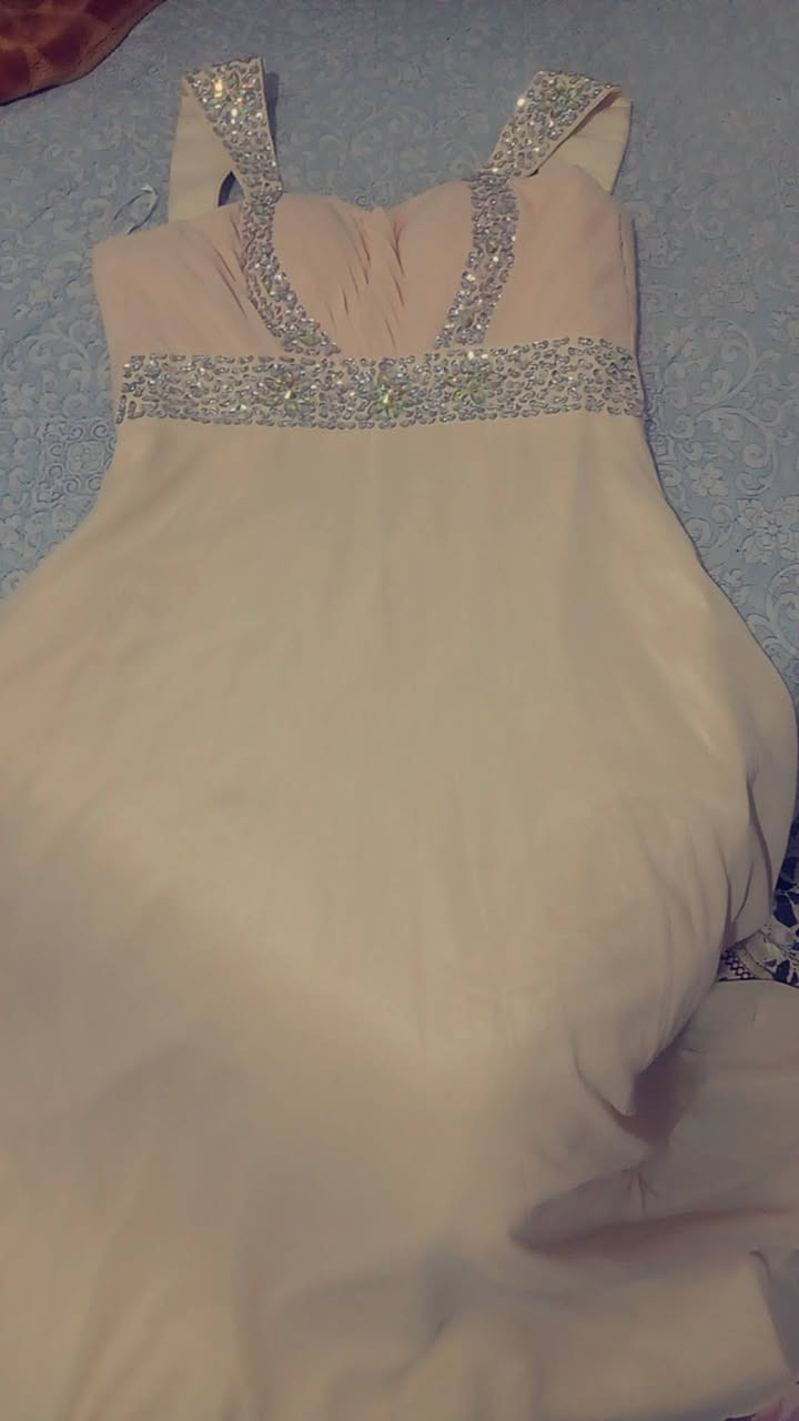 سلام عليكم بنات فستان كلوش يلبس اوزان من ال 70 لحد ال 90ويلبس قياسات خاصه جديد ماملبوس ابد الي تريده ع خاص


**إذا كنت صاحب هذا الإعلان وتريد حذفه لأي سبب، رجاءا أرسل رسالة إلى الدعم الفني**