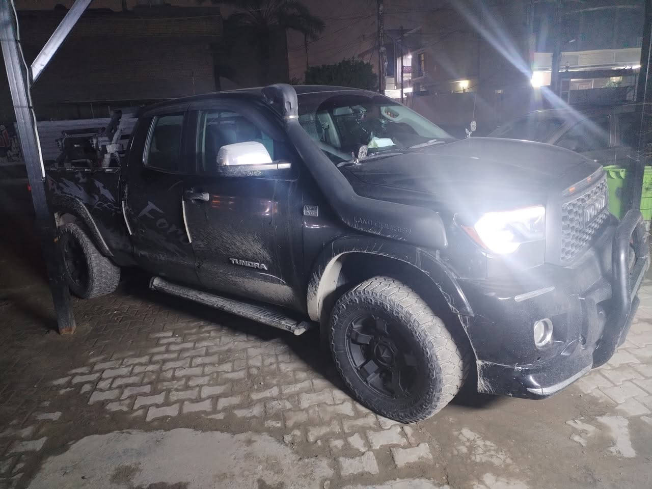 تندرا ٢٠١٠ للبيع السعر ١٨٠ وبيهة مجال 
مكاني بغداد
للاتصال ***********
