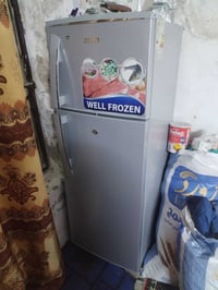 ثلاجة جديدة للبيع السعر ٢٧٥ 07749113318