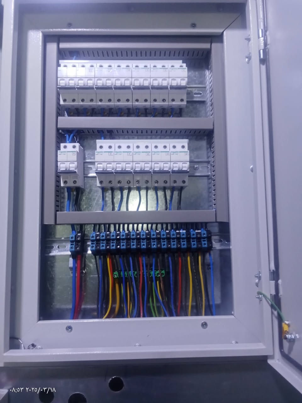 السلام عليكم خوان كهربائي متفرق والشغل درجه اولى ولديه كادر والعمل كل ما يخص مجال الكهرباء التواصل 
*********** علي الكناني يتوفر واتساب
