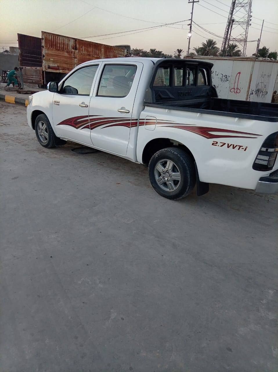 للبيع هايلوكس 2014 كويتي كير او تماتيك كفاله عامه السياره جديده وجاهزه للاخير السعر 208 وبيها مجال للشراي ***********
