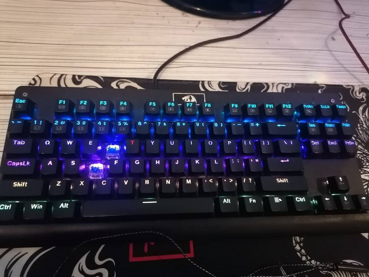 سلام عليكم ✋
مكلف بل نشر
تجميعه مواصفات
مواصفات: 
معالج زيون e5 2670 v3 
مذربورد x99 
كرت شاشه rx580 
رام 16كيكا قطعتين سرعتهم 3600 براند هايبركس رجب 
تخزين M.2 256gb 
HDD 1T 
باورسبلاي 650
 مع شاشة و كيبورد و ماوس و ماوس باد
ب 450 وشكرا ♥️ 🌿


**إذا كنت صاحب هذا الإعلان وتريد حذفه لأي سبب، رجاءا أرسل رسالة إلى الدعم الفني**