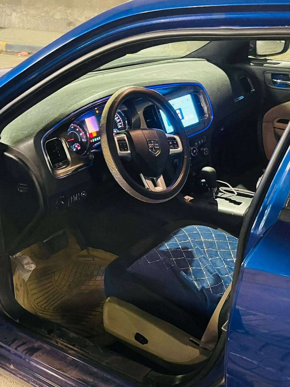 🚗 للبيع
سيارة  جارجر ادوووات كصه جنطه متومه ارقام وسنويه اربيل إنكليزي الجديد 

موديل 2014 خليجي

محرك وكير وحداديه وتبريد كفاله 

مكينة 3600 تخم تاير جديد 

شاشه كبيره ومظخم استيريو 

سيارة نظيفة وجاهزة 

📞 رقم الهاتف: ***********

📍 الموقع: البصرة
