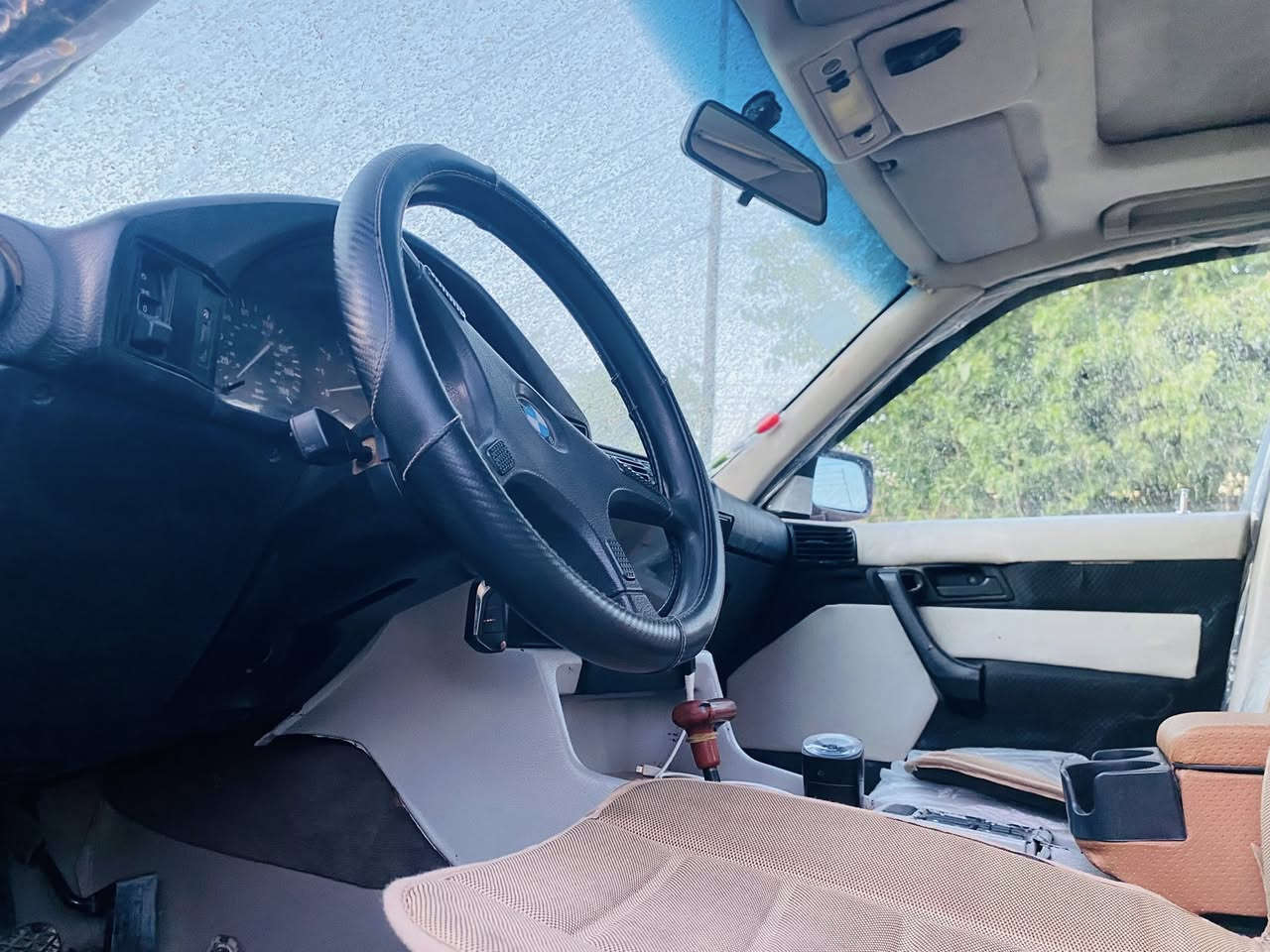 السلام عليكم ورحمة الله وبركاته 
BMW525 
للبيع سياره نظيفه وحلوه احلى من الصور 
كير محرك مفتوح شرط تدفئه تبريد شغال كهربائيات كلها شغاله سياره فقط بطاين تعبانه كلها جديده رقم كركوك دولي رقم مميز سنويه هزه جديده شرط التحويل ماكن السياره صلاح الدين الشرقاط 
 السعر 70 وبيها مجال ويرهم مراوس حسب القناعه 
اتصل وتدلل ‭***********‬
وهذا الرقم بيه واتساب فقط ***********
— في ‏صلاح الدين قضاء الشرقاط‏.
