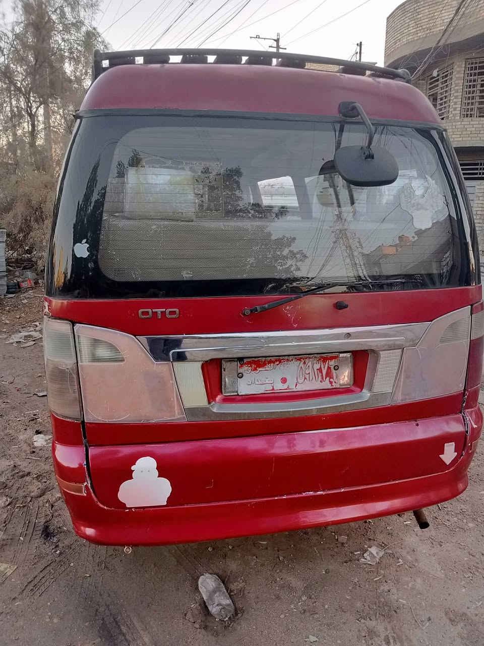 السلام عليكم للبيع سياره فوتون موديل عشره رقم بغداد صدامي سياره محركها ثري واي بيه بدايه رنكات كابريتر وغراضها القديمه من نوزلات جدد ودكشنات الحار والبارد وضفيره محرك جديده والعقل والمجول والفيتبم كلهن موجودات سياره عليها غرامات ٣٠٠ وضريبه ٣٠٠ هيئه مصفره السعر ٤٥ ينزل منها الغرامات والضريبه مكانها بغداد سريع 
حي العامل بالقرب من معمل الغاز .رقم الهاتف *********** ويوجد واتساب على نفس الرقم
