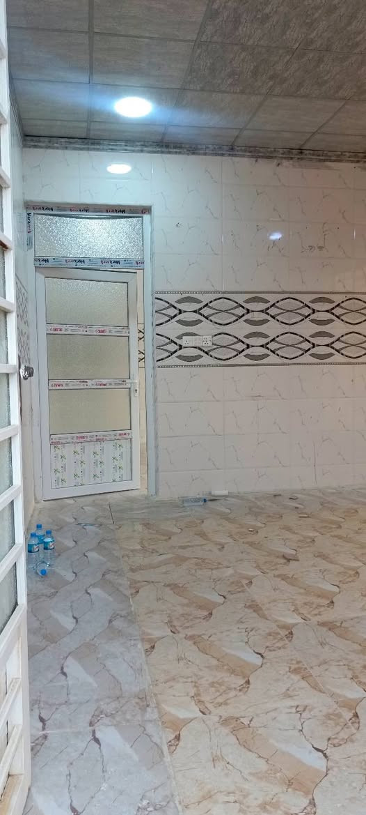 دار للايجار مزارع الفلاح الأولى بالقرب من الخوصر مساحة الدار 150متر طابق ونص غرفتين نوم هول  حمام مطبخ استقبال مخزن صالة طعام طابق ثاني غرفتين قيد الانشاء للاستفسار الاتصال على الرقم
***********
 ***********
