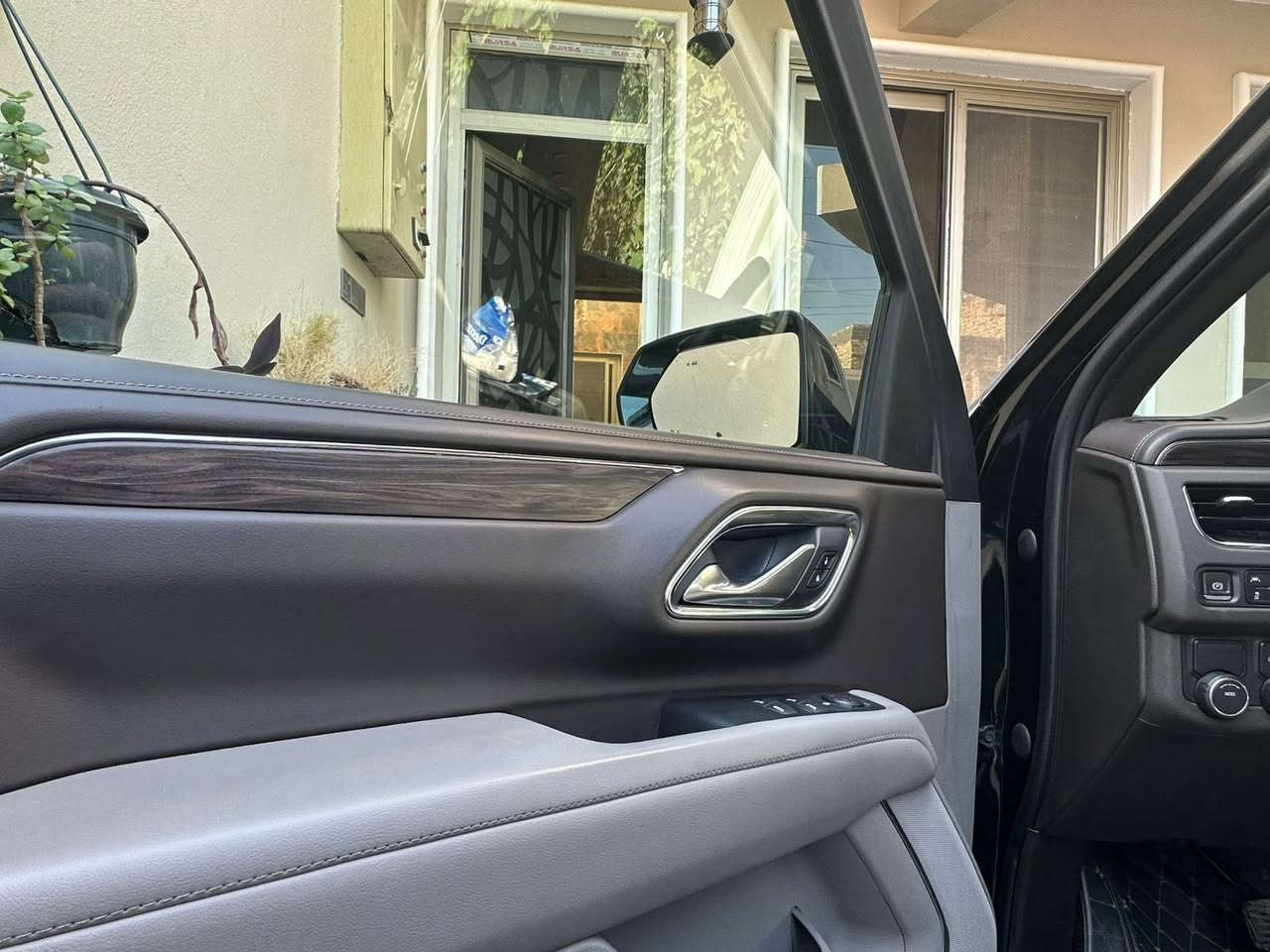 تاهو LS
2023
وارد خليجي وكالة المنصور 
مكفوله كفاله عامه 
ماشيه 65 
رقم بغداد الجديد انكليزي 
رادارات امامي خلفي 
كامره خلفي حساس امامي خلفي 
بجم برامير 
سماعات 🔊 استريو 
تخم تاير جديد 
حداديه 100‎%‎
السياره ما ناقصها برغي 
مال جناي استخدام شخصي
بصمتين 
تشغيل عن بعد 
مانع انزلاق
مكان السياره الناصرية قضاء الرفاعي 
السعر ٤٩٠ وبيها مجال 
***********
