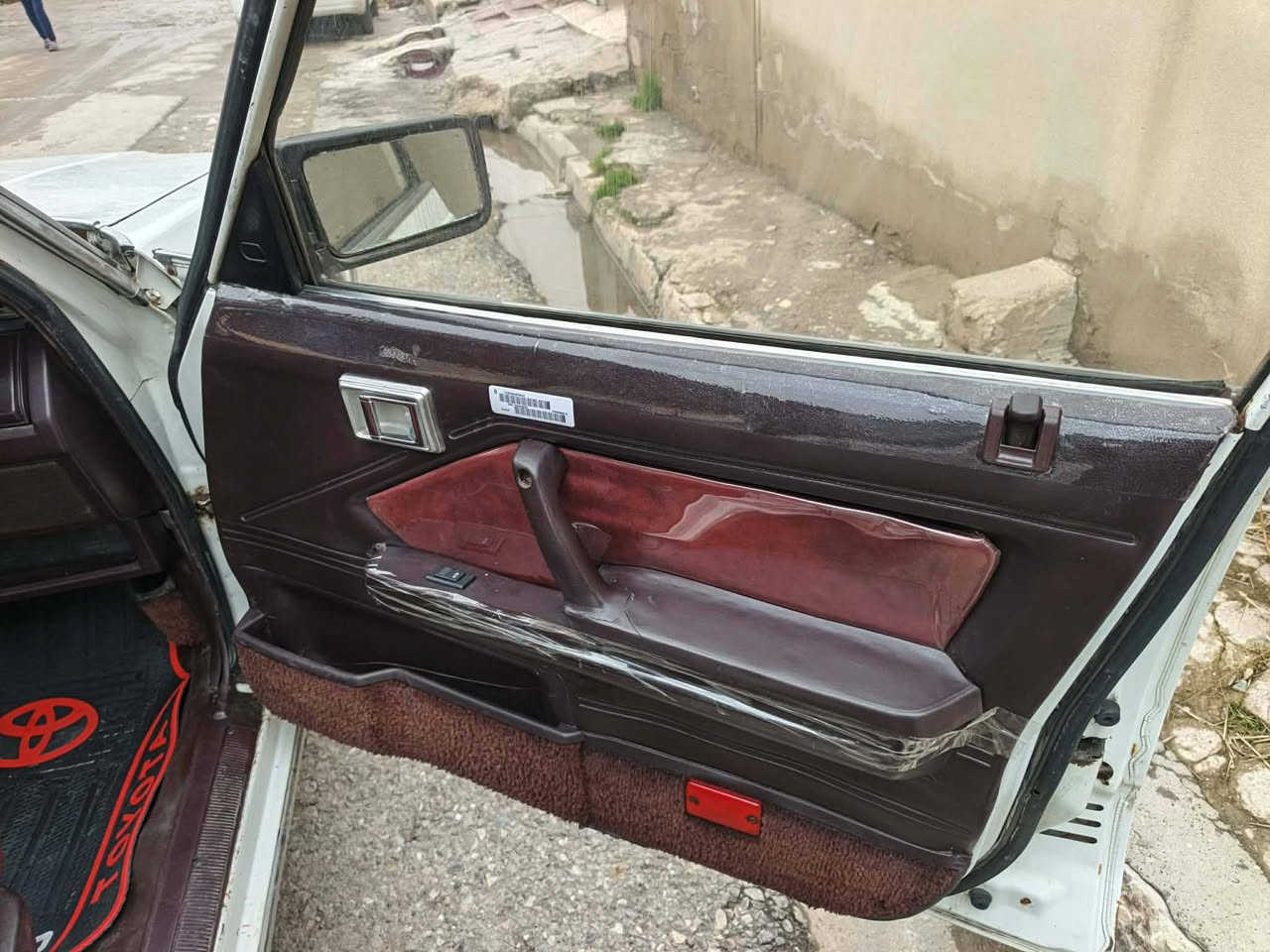 سلام عليكم سوبر للبيع رقم نينوى دولي موديل 85 سنويه لل 30 شرط بس الدوائر مصلاحه كهر كله شغاله طخم تاير جديد السياره مال جناي السعر 70 وبيه مجال رقم الهاتف ***********
