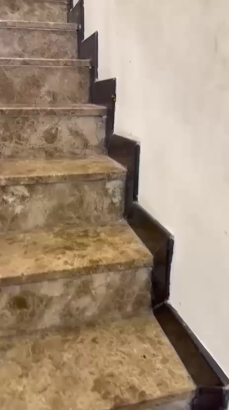 دار للبيع المساحه ١٥٠م محله ٨٠٣ قرب نزلة الجسر مربع حسينية علي بن موسى الرضا السعر ٤٥٠ وبي مجال اي استفسار الاتصال ع الارقام التاليه
***********
***********
