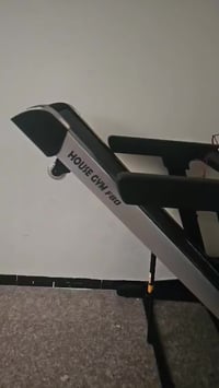 جهاز مشي • شاشة رقمية • يتحمل ١٨٠ كيلو