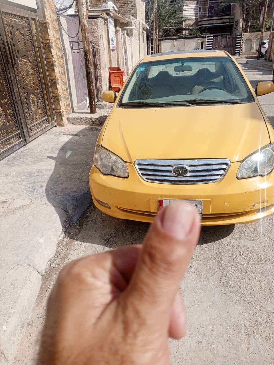 السلام عليكم سيارة للبيع f3 ٢٠١١ مصبوغة عام المكان تقاطع درويش السعر٣٧ للتواصل ***********,
