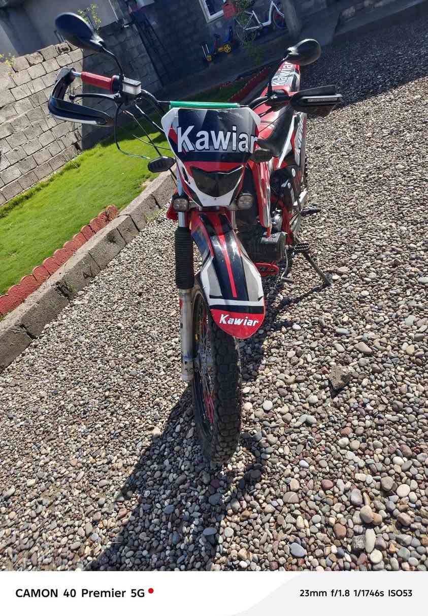 السلام عليكم. دراجه قفاز.موديل 2023
 شركة كاويار. محرك 200.شغال نظيف 
للبيع. السعر. 700 وبي مجال شي قليل
العنوان الشرقاط. ***********
ويرهم مراوس بستوته فقط تكون نظيفه
