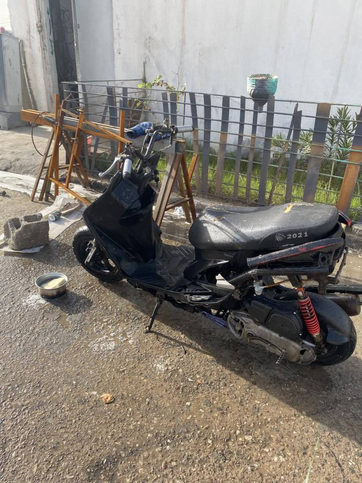 السلام عليكم سكنس فحل للبيع حربيه محرك ماكس مفتوح ولفات فقط بوشه 49 نقصهه بس سلف وادامه كلجات لان تعبانه سعرهه 200 مكاني البصره القبلة هاتف ***********
