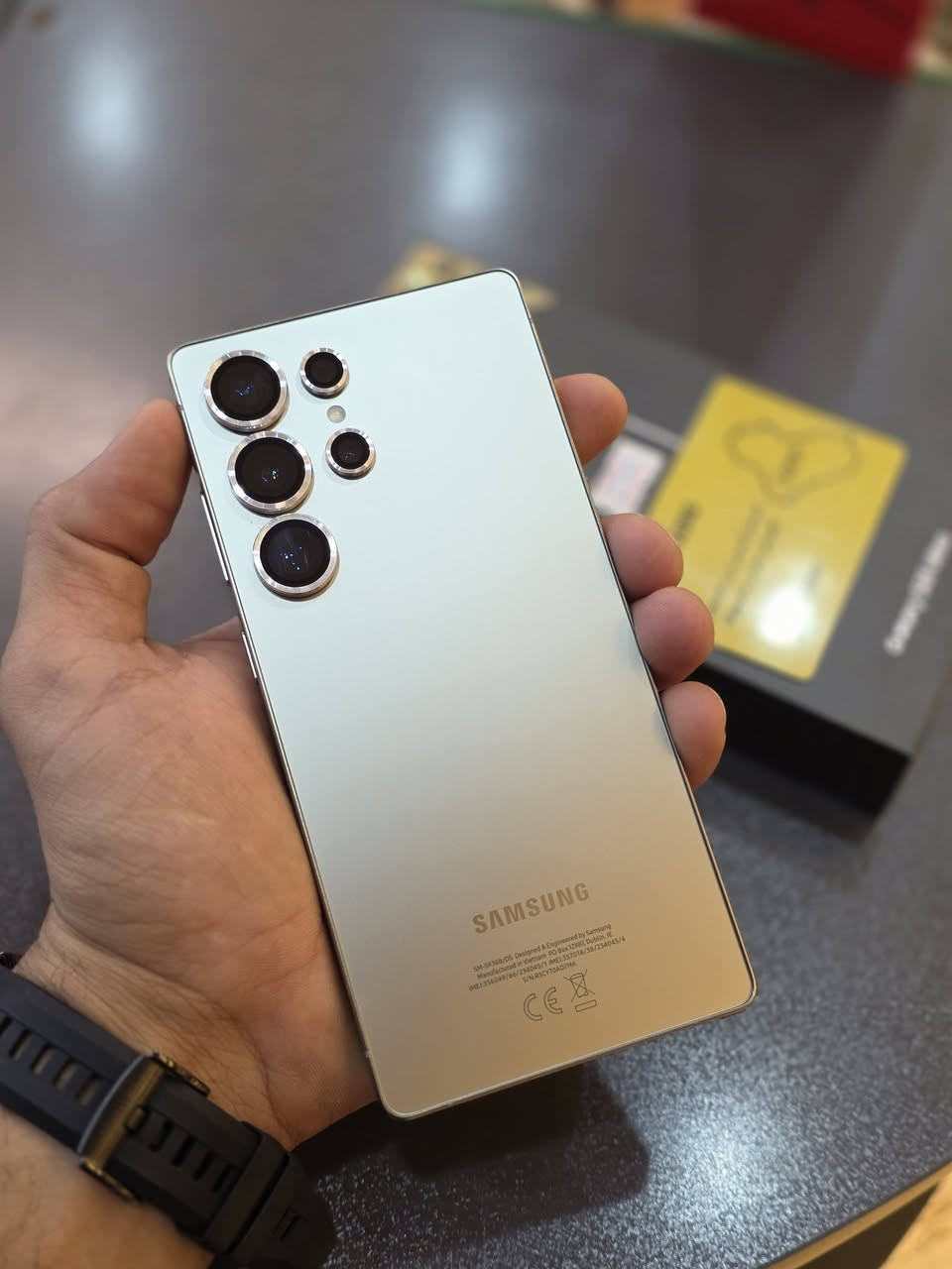 S25 ultra 512 GB ضمان الوكاله عين الفهد استخدام اسبوعين فقط
مكفول ونظيف وكامل ملحقات 
السعر 1.360 قفل يعني مليون و360
مكاني بغداد حي الاعلام ***********
