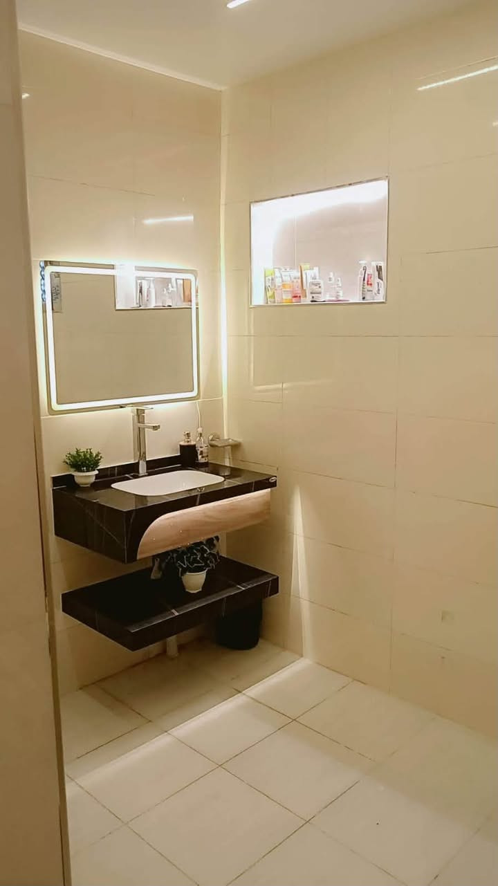 ⭕️عروضنا مستمره وبأسعار تنافسيه
🏠ديكورات الزين تستحق التجربه 🏠 

نحن نصنع للمساحات فخامة تليق بك.حيث يلتقي الفن بالرفاهية، وتتحول الجدران إلى لوحات 🏞️ناطقة.تصاميم حصرية تجسد ذوقك الرفيع في كل زاوية.ابتكار، أناقة، وفخامة تدوم لمدى الحياة.

للطلب والاستفسار مراسلة الصفحة💌📩 

او الاتصال بالرقم ***********☎️

