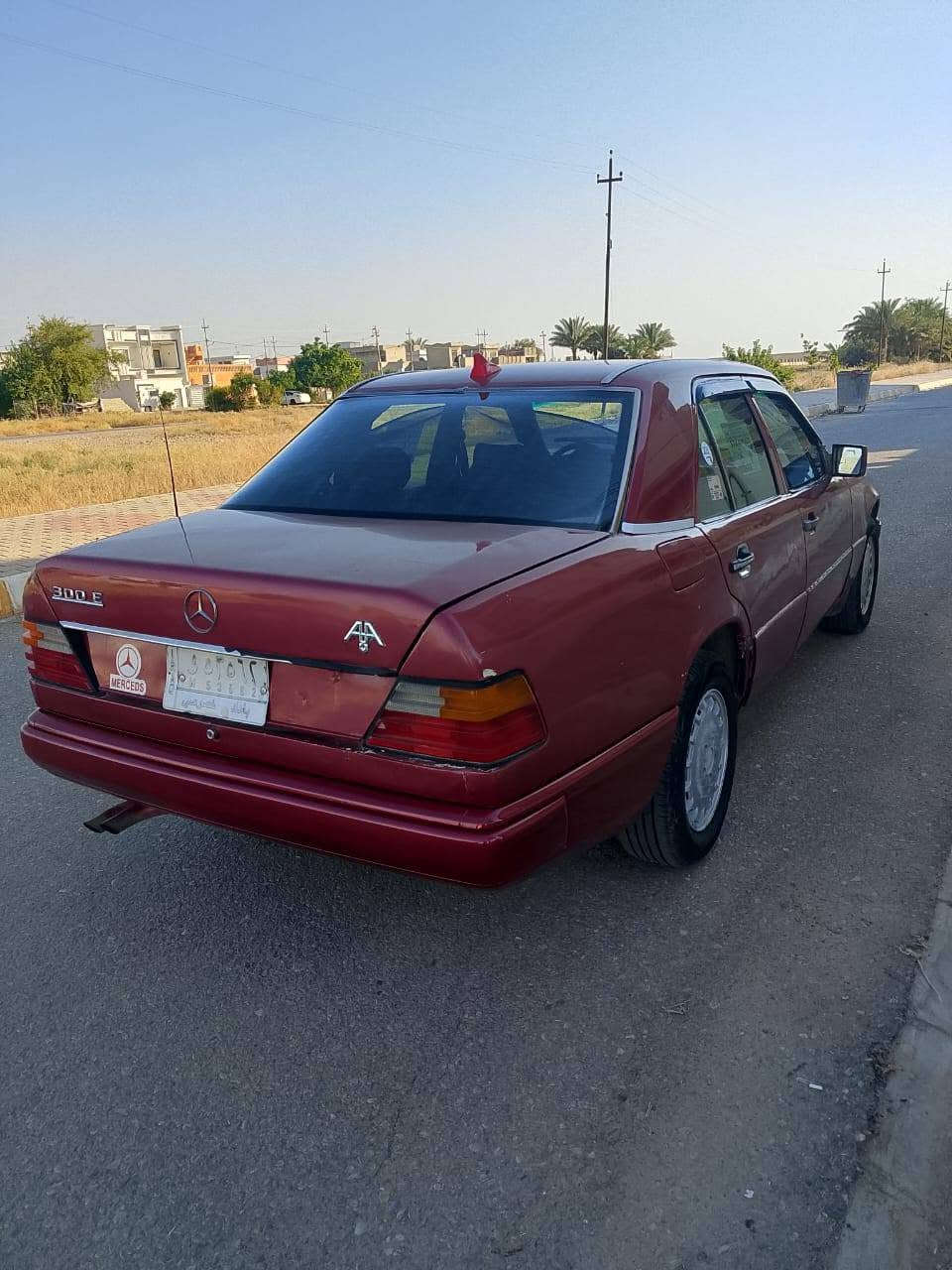 السلام عليكم مرسيدس 300 موديل 92 سياره جاهزه ليره محرك بطه تبريد ثلاجه السعر 45 اذا اكو مراوس حسب القراءه عنوان ناصريه ***********
