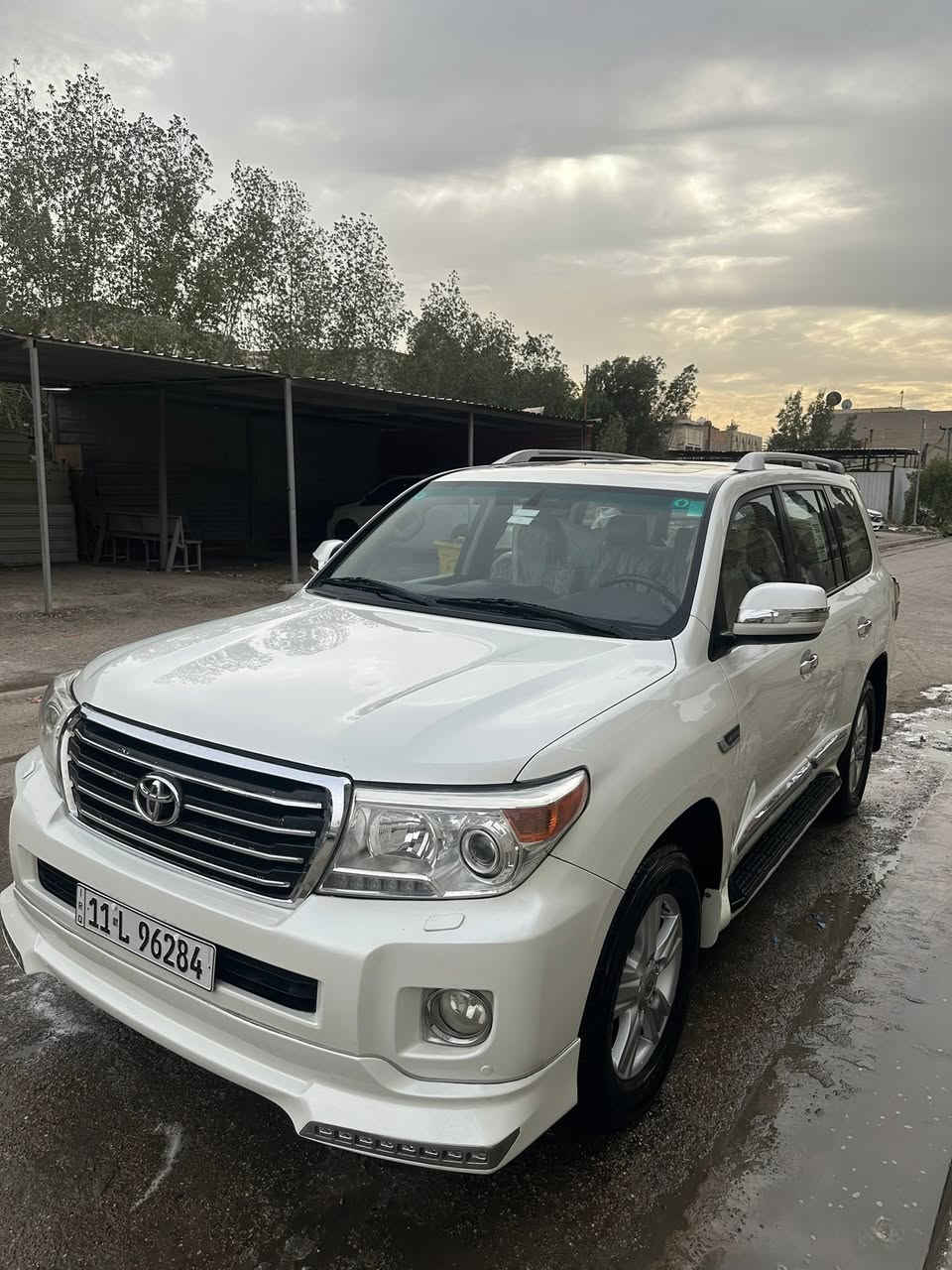 السلام عليكم
@لاندكروز GXR موديل 2010 ابيض صدفي
سياره جديده بدون صبغ فقط بارد
ماشيه 160 جديده على ايد وحده
مواصفات معروفه 
فتحه سقف
بصمه ابواب 
تبريد 3 قطع + ثلاجه
تحكمات استيرن 
السياره مابيهه اي نقص بسمي هزه وسنويه جدد
مكان السياره بغداد 
السعر 305 
***********@
