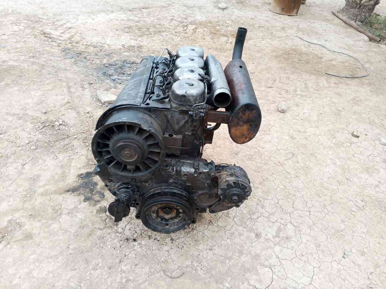 للبيع محرك دويز 4بستم ضارب المكان ديالى ***********
