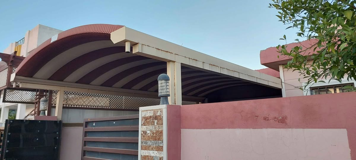 قمرية كسبيان طول ٦٥٠ عرض ٣٧٠ 
من شركة دلتا سمك عالي ومتينة جدا 
نظيفة لدون طعج او لحيم او كسر او زنجار 
السعر ٥٥٠ 
 للشراء او الاستفسار اكثر اتصل *********** كركوك, العراق
