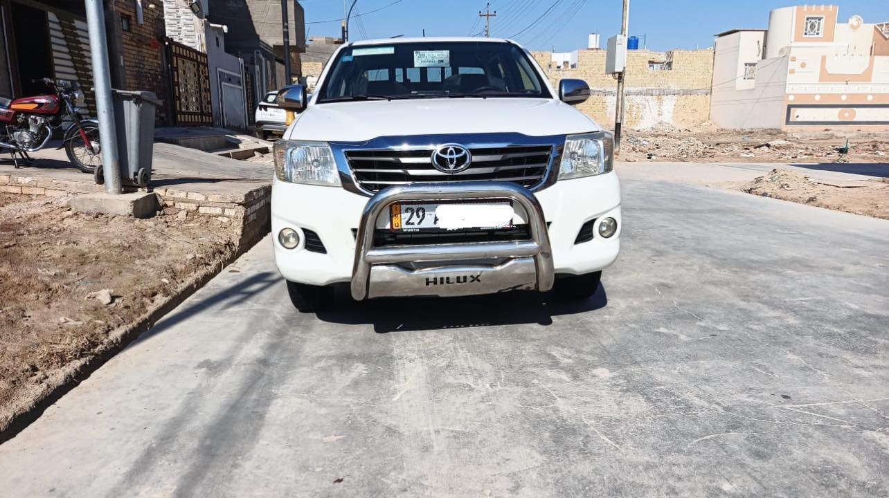 سلام عليكم
للبيع هايلوكس 2014 
شاصي 12 كير عادي
رقم واسط باسمي
كفاله عامه صبغ وضربه 
فقط بس بارد باب الخلفي 
السعر 190 وبيها مجال 
للاستفسار ***********
