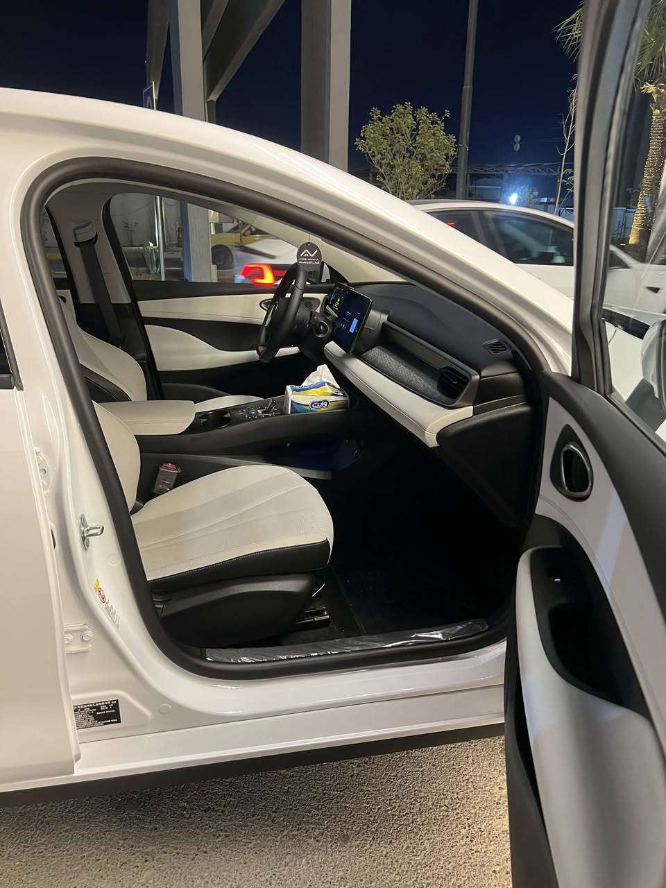 السلام عليكم BYD 2025 سيل 5 (ويل كروم) رقمها مميز
مرقم بغداد بأسمي تحويل ثاني يوم
السياره زيرو ماشيه 700 كيلو مكفوله كفاله عامه من الشخط والرصعات+عدتها كامله تتضمن(شاحن وفوم وارضيات وماسحات وهوك) السعر (19,300) مليون وبيها مجال بسيط 

مكانها بغداد حي الحسين 
للإستفسار ***********
