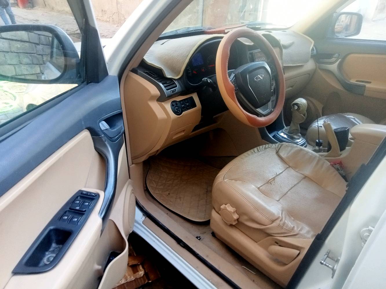 السلام عليكم. تيكو  موديل ٢٠١٤ كفاله كير ومحرك ستندر سياره جاهزه كلشي شغال بيها تدفئه وتبريد تخم تاير نظيف بيها صبغ بسيط جاملغ امامي والخلفي  رقم صاحب السياره***********
