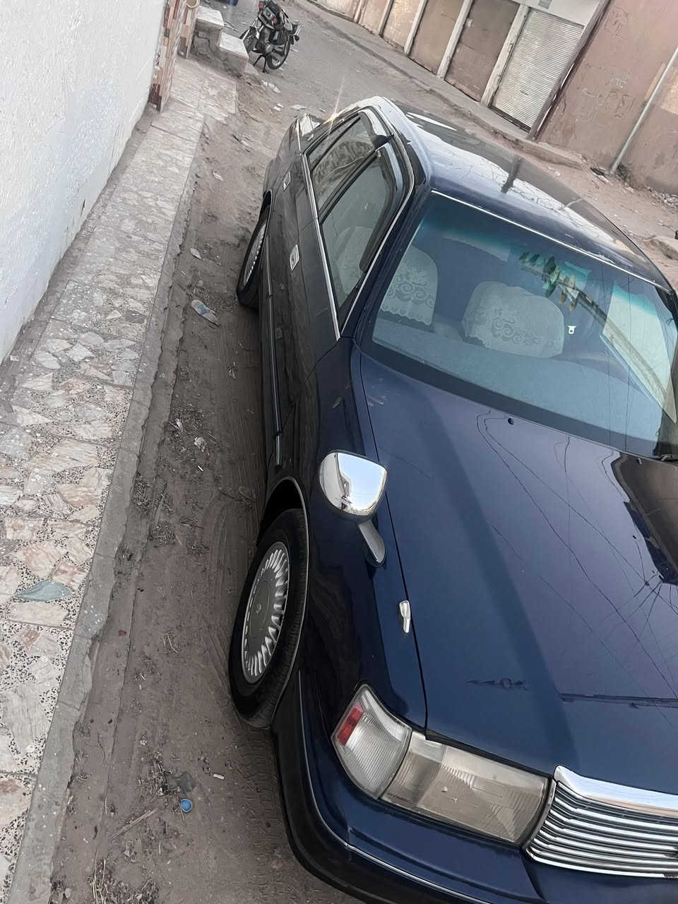 السلام عليكم راس ثور تكم موديل 98 لون حبري سياره كفاله عامه ماعدا طخه بالتكمه الخلفيه الوره السايق مكدار شبر حداديه حلوه محرك فيشه وبطل رقم انبار دولي مداور ثاني يوم السعر 95 وبيه مجال مكان السياره نجف للاستفسار الاتصال على الرقم /***********
