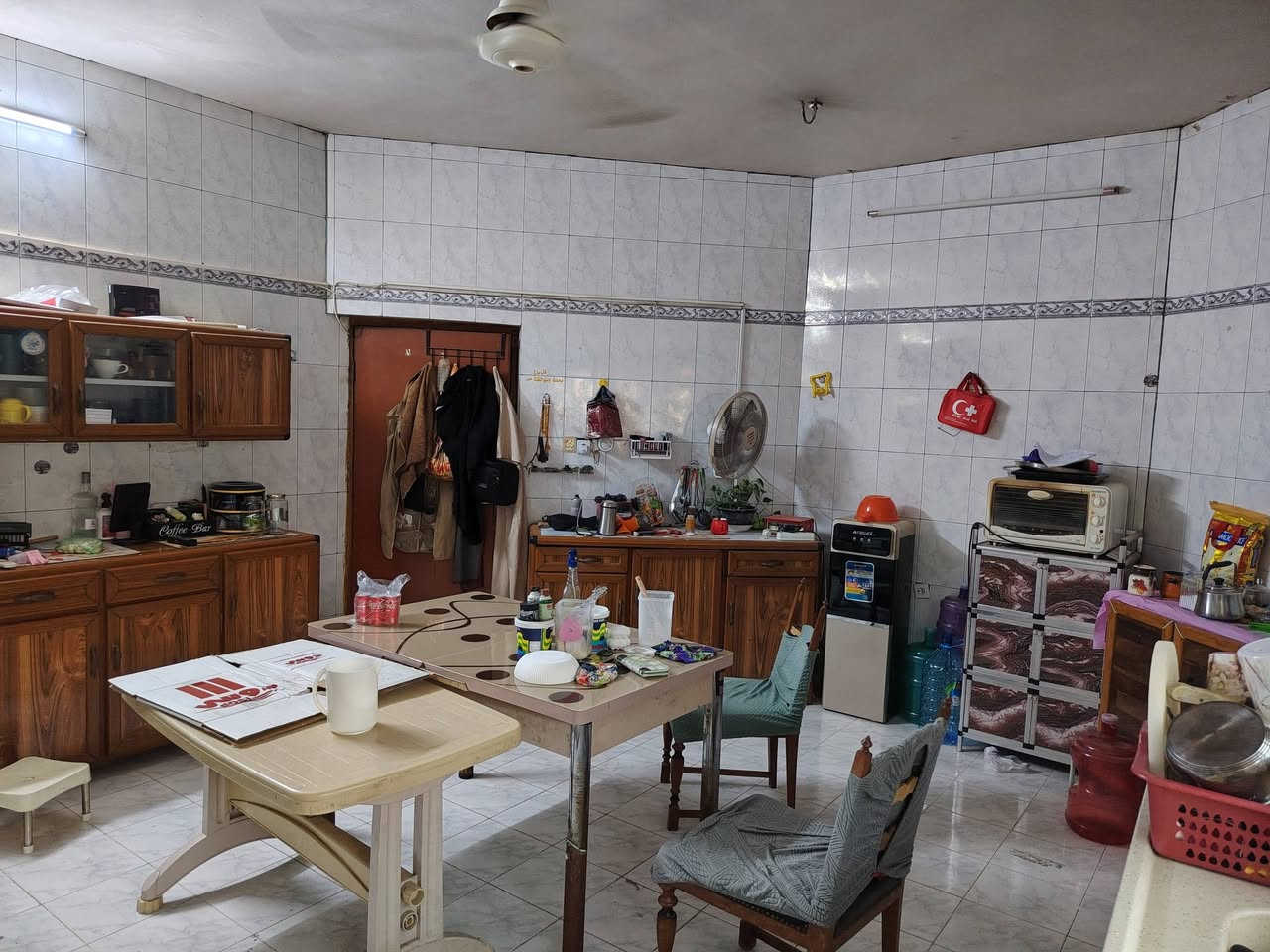 بسم الله والصلاة والسلام على رسول الله

     دار للبيع طابو صرف نظيف

     ٢٠٠ متر شارع ٢٠ متر

     حي الأسرى فرع جامع العدل

     السعر ١٩٠ مليون مع مجال

    عامر للعقار ***********
                  ***********
