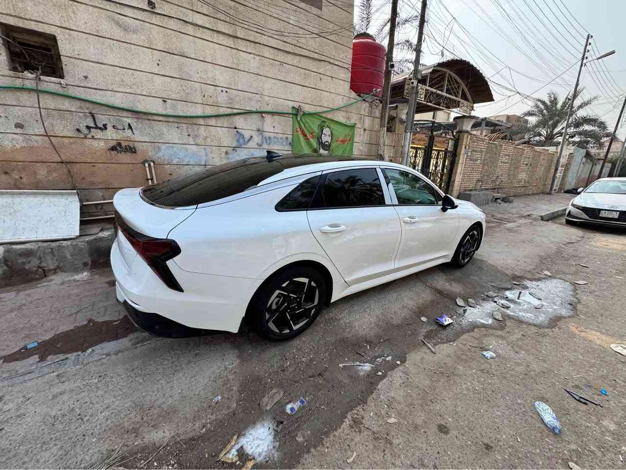 السلام عليكم 
للبيع او مراوس حسب القناعه 
كيا كي فايف 2024 
وارد خليجي 
ماشيه 53 الف 
فول الفول بنوراما 
ع وضع الشركه بيه طخه بلبنيد راجعه بارد 
وبارد بلجملغ الامامي بدون ارباك 
حتى دعاميته بلاديه 
ب اسم شركه تحويل وكاله 
السعر 195 مناسبه وبيه مجال للمشتري 
مكاني بصره جبيله 
*********** البصرة, العراق
