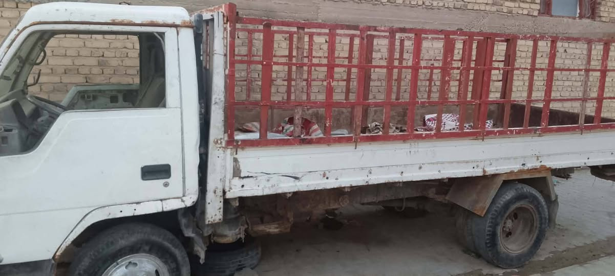 سلام عليكم سياره للبيع كنتر موديل 2000 سياره خير من الله هاذه رقمي للتواصل ***********

