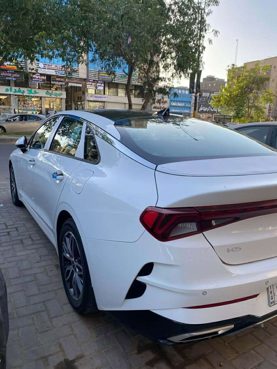السلام عليكم
للبيع فقط بدون مراوس 
كيا k5 خليجي ضمان شركه NIM 
السيارة بعدها بضمان الشركه 
موديل 2023 
مواصفات 
1.حساسات امامي خلفي
2.كامره دواره 
3.كشانه جلد 
4.كشن سائق كهربائي 
5.لد خلفي مسطره
6.كشاف ضباب 
7.تدفئة كشانه 
8.مانع انزلاق
9.مري شفط
10.اشاير بل مري 
11.تحكم ستيرن جهتين
13.مثبت سرعه
14.شاشه اعطال
15.اوتو هولد 
16.سايد بريك كهربائي 
17.شاشه كار بلي
18.بصمه
19.بانوراما 
20 اريل انفكيشن
21..5ويل كب 
22.كشافات اماميه
23.حساس ضغط الإطارات 
24.اشاره تريحيب 
25.صندوق بصمه 
محرك 2.0 cc دوش
كير at المرغوبات 
رقم اربيل تحويل مباشر 
هزه جديده 
كير محرك كفاله 
كشر مكفول من صبغ والتبديل 
بيها بارد جوه قبق البانزين ووشويه بل باب خلف السائق معدل bdr
السعر 210$ وبيها مجال 
مكان السياره:-الانبار-رمادي 
رقم الهاتف:-***********
