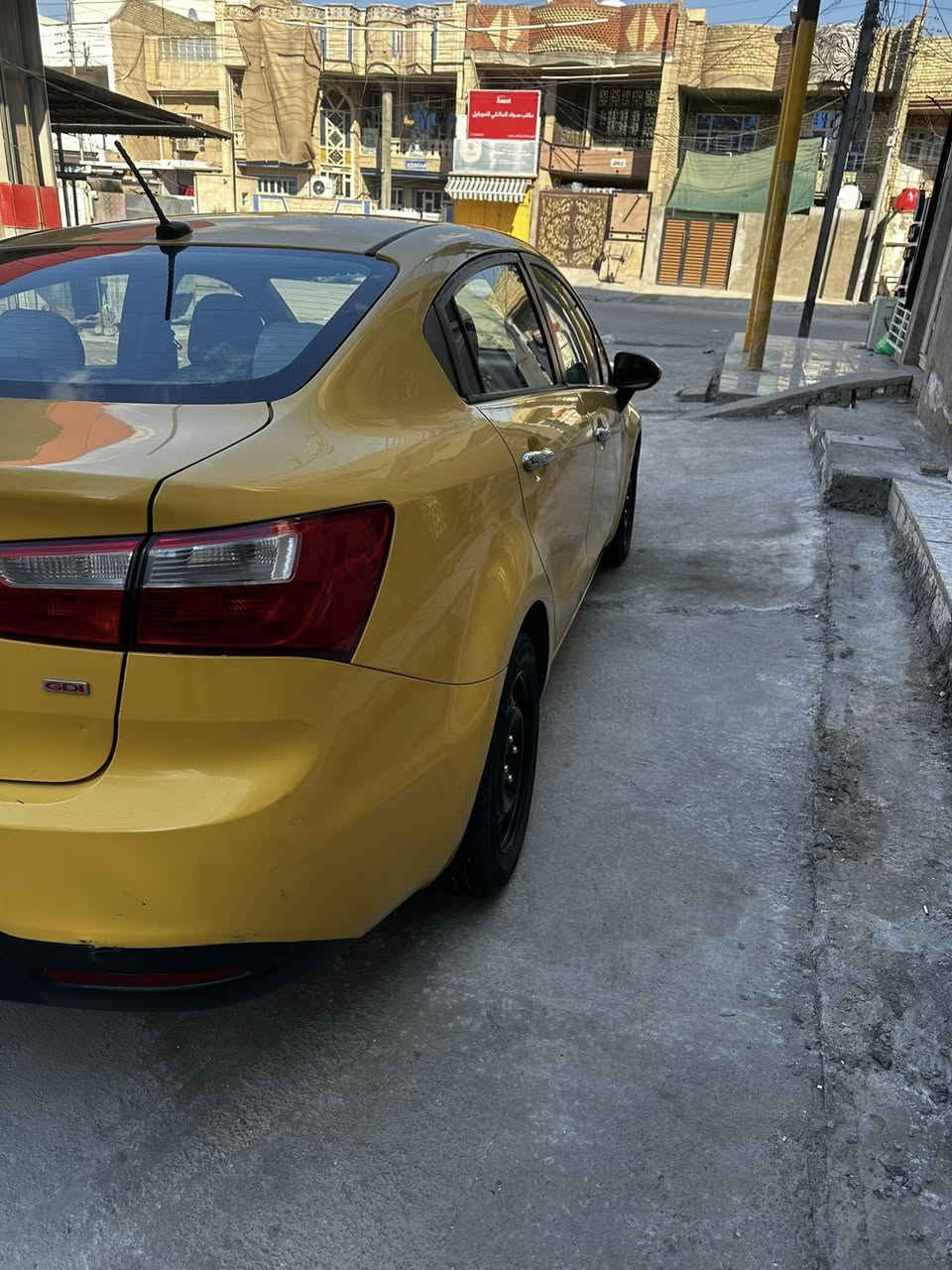 السلام عليكم كيا ريو 2014 بغداد باسمي امريكي حادثها جاملغ الايمن ونفسه معمر لاشاصي ولا لغد السياره ليبل واحد مكينها صار شهر شادها السياره خير من الله شرط اترايها للبصره كير مكينه تايرات باتري صدر كله جديد تبريد ثلج بغداد حي اور السعر 80  وبيها مجال بسيط
***********
