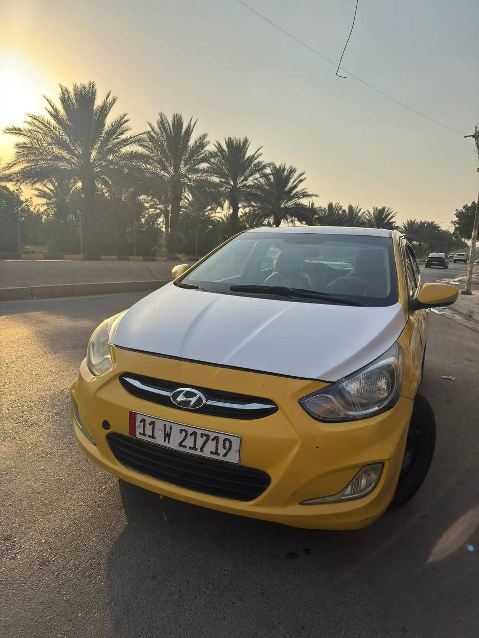 اكسنت 2015 خليجي
1600 دوش 
سلايت فتحتين 
دواخل لونين تو كلر 
سلايت فتحتين 
تحكم ستيرن 
كهربائيات كلها شغالة 
تخم تاير،جديد 
شاشة (يوتيوب+ بلوتوث ) 
ستيكر التكسي الوطني الجديد مصرح من وزارة النقل
زوج زنون اصلي 
كلشي جديد بالسيارة والسياره نكره تشتغل وخير من الله 
سعرها 83  
للتواصل *********** 
عنواني بغداد البنوك
