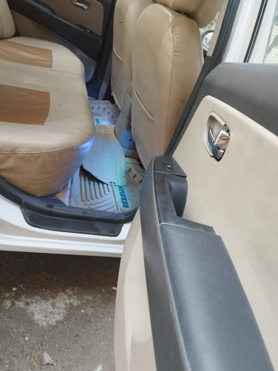 جديده بمعنه كلمه وجاهزه للاخيرالنتره خليجي موديل 11الشركه العامه
ماشيه137 محرك2000بلادي 120,دك جرس
فول مواصفات سياره فتحه شاشه كامره خلفي حساس خلفي اشاير بلمري 5ويلكب 4دسك(اريل) كيجات تعلي وتنزل لايتات  
سياره بيها بارد فقط تكحيل سعرها١٢٥ موجوده بكربلاء ***********
