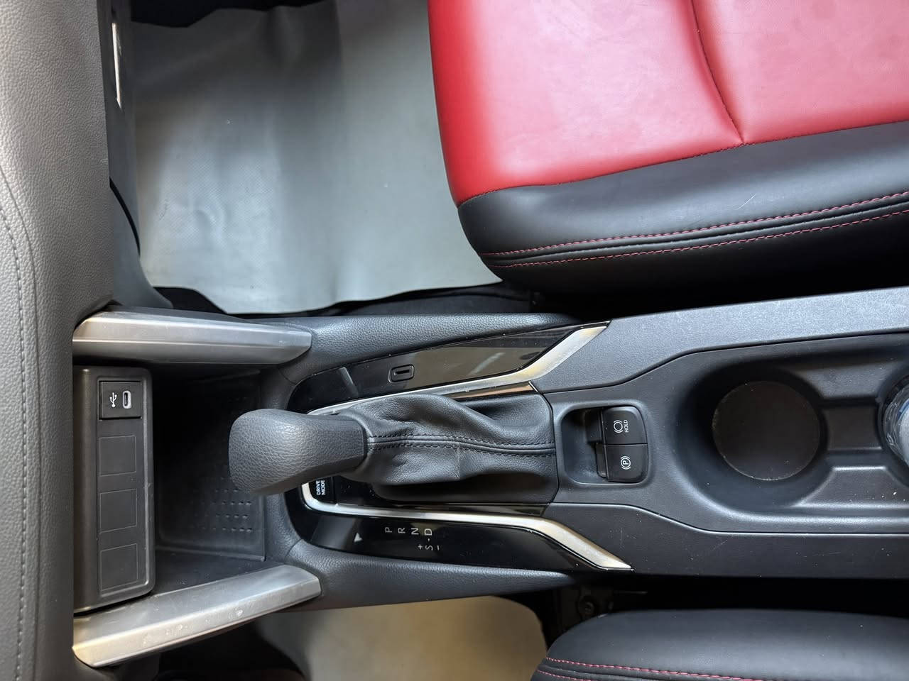 تويوتا كروز فول موصفات   خليجية      واحد على واحد موديل 2025جنطه بصمه فتحه حساسات اماميه خلفيه  كامرات 360 درجه إماميه خلفيه جانبيه  ماشيه ٢٢ الف  سعر 29 ونص عراقي  رقم بغداد دولي بسمي  / رقم الهاتف ***********  شاير مري /
