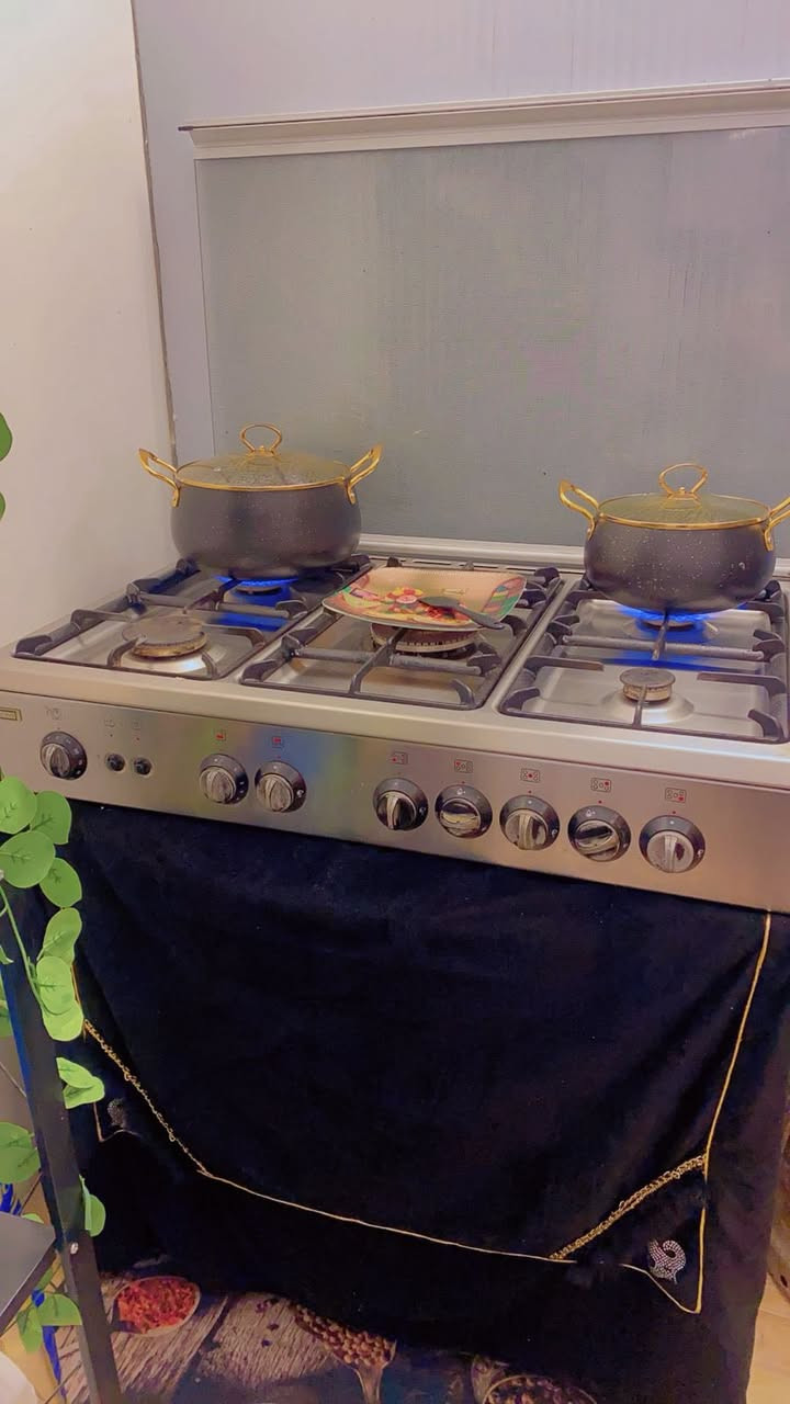 السلام عليكم غراض بيت للبيع تخم تركي يحتاج فقط تثبيت سبرنك الفتح والغلق نظيف ما بي ثقب ولا اي شي والسعر ٢٥٠ عربة حيوانات بعدهابالكارتون قفلها ٢٥
طباخ نظيف جدا ما داخل تصليح استخدام قليل والسعر ٢٠٠ غطاء تخم ماخذته ب٥٥ وابيعه ٢٥ للاستفسار الاتصال على ***********
