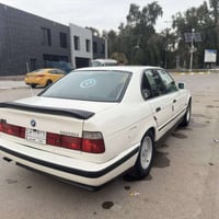 للبيع السياره مصبوغه عام ومعمره تعمير مال جناي كله اصلي وكله 525 موديل...