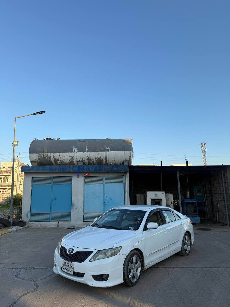 ***********
تۆیۆتا کامیری مۆدێل:٢٠٠٩
مەکینە ٤ پستن خەلیجی سەیارەکە زۆر نوێیە پێش و پشتی کراوە بە ٢٠١١ یەک دینار مەسروفی تێدا نیە حیزام بۆیاغە قۆپێکی بچووکی لە سەقفی هەیە لێدرانی نیە 
نرخی: ٧٦ وەرەقە
***********
تويوتا كامري موديل:٢٠٠٩ محرك ٤ سلندر مرغوب مواصفات خليجي السيارة جديد مابيهة الف دينار مصرف محدث موديل ٢٠١١ مسبوغة حزام بدون ضربة 
السعر:٧٦ ورقة أربيل, العراق
