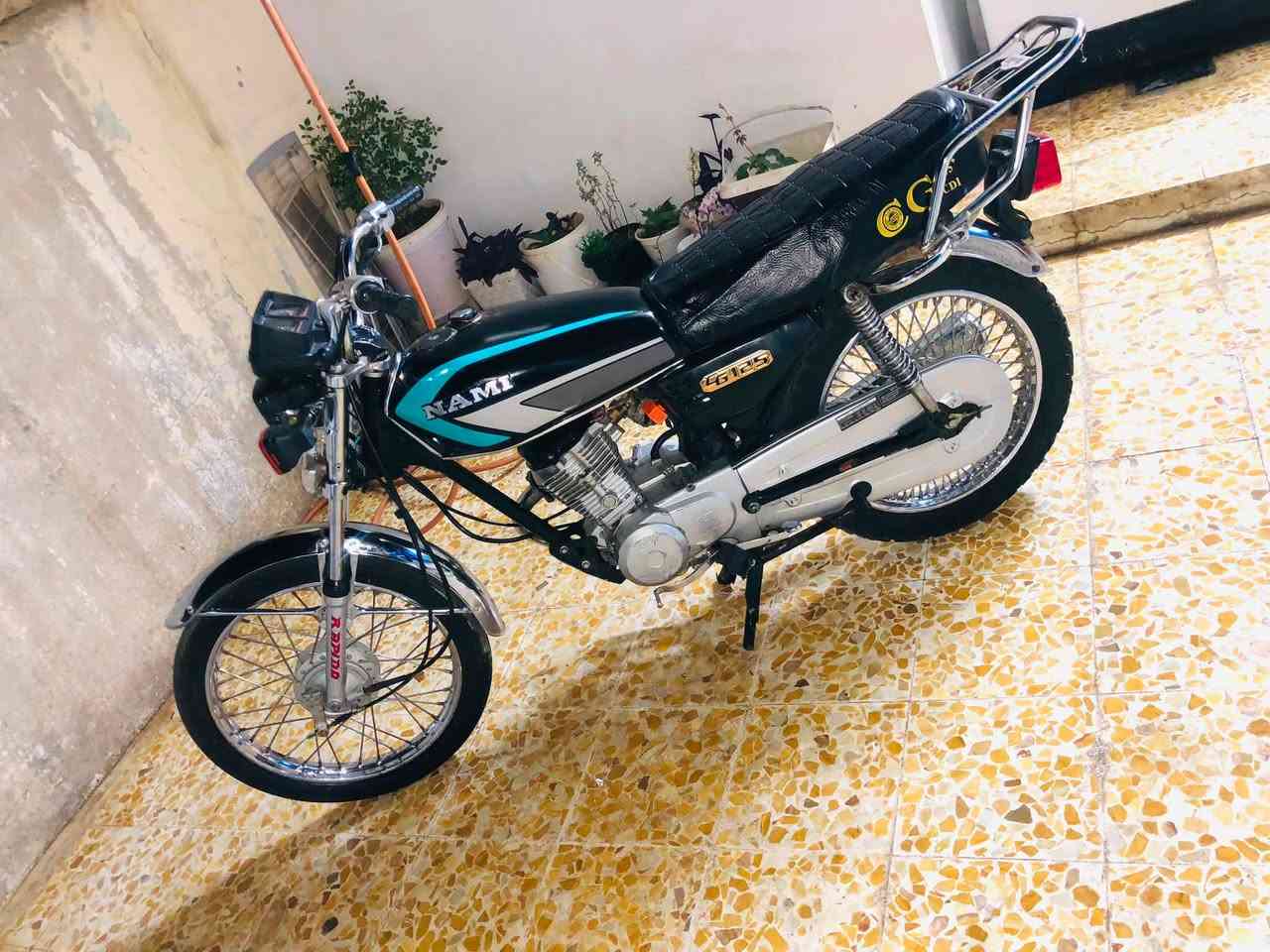 السلام عليكم دراجه نامه اصل وفصل شلامجه  موديل 21 دراجه حيل نضيفه وحلا من الصور شرط معدل وتحريكه والنامه معروفا بقوتها سعر 350 وبيها مجال للطيبين ابو الدلفري تعال وتونس بهاي التحفه 

***********

