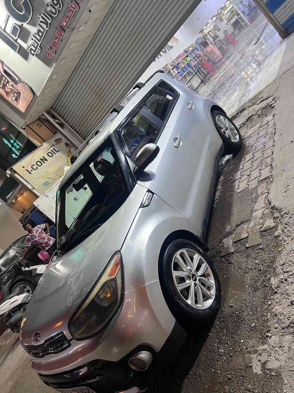 سياره صول موديل 2017 رقم اربيل رقم الجديد محرك 18
ماشيه 122 وارد امريكي ضربتها جاملغ ولايت من جهة السايق
بيها طخطخات خفيفه مثل ما متوضح بالصوره والله شاهد هاي الصور مال اليوم 
السنويه منتهيه باقي عليها قسط ويتم تسديد القسط بعد البيع مباشرة ويتم تحويلها باسمك مباشرة كلها ع بلادي مابيه اي نقص فقط مشط استيرن بي شك يحتاج تبديل بس مابي الي شي لا يذب دهن ولا بيه اشكال بس بالفحص طلع بيها يحتاج تبديل مابيها اي تبديل باي شي من المكينه الكير المحرك الشغلات الاساسيات كلها بلادي وغرفتها هم نفس ماهي نضيفه وجديده من الداخل وبيها ضربات تم تعديلها ع بارد ب جاملغات ثنينهن السياره مال بيت صاحبتها حاليا مره والسنويه باسم رجال ابو المعرض وهو موجود باي وقت يحولها ماكو اي اشكال والصور هاي مال ضربتها الاساسيه والصوره الثانيه مال هسه شنو بيها مابيها 
والي يجي يريد ياخذلها سونر واذا معجبته اني ادفع فلوس السونر ويبقى السونر اليه اريدها ب 130 وبيها مجال للشراي صدك


**إذا كنت صاحب هذا الإعلان وتريد حذفه لأي سبب، رجاءا أرسل رسالة إلى الدعم الفني**