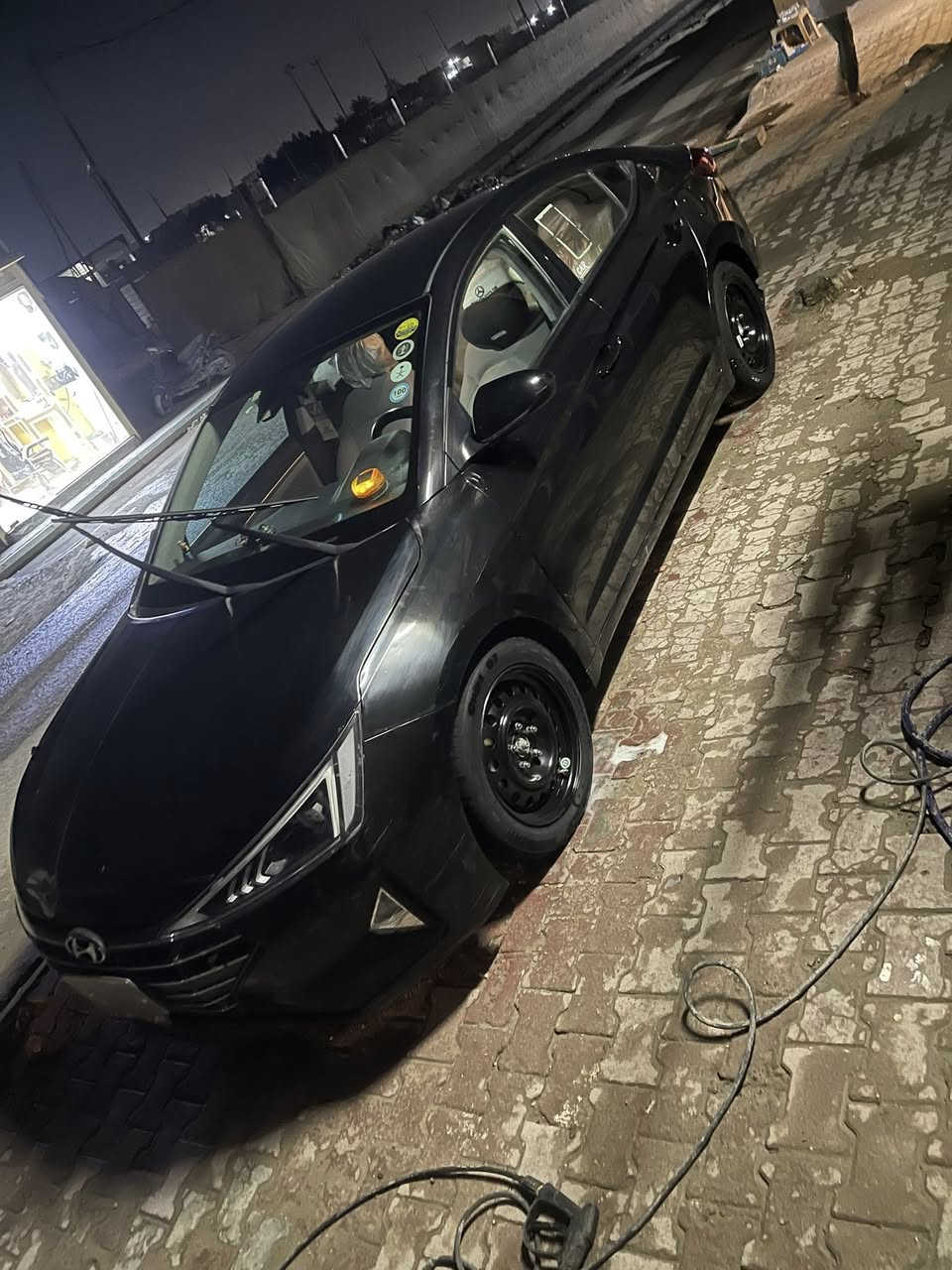 سلام عليكم النترا 2020 وارد امريكي للبيع بيها نص البنيد مصلح ومصبوغ والجاملغ الامامي مفتوح فقط السياره جاهزه من كلشي تخم تاير باتري جديد منضومه زنون بلادي بجم كبس والسياره خير من الله عارضها للبيع والسياره شوفه عينك تجي وتشوف النضافه مكان السياره السماوه رقمي للاستفسار 
***********
