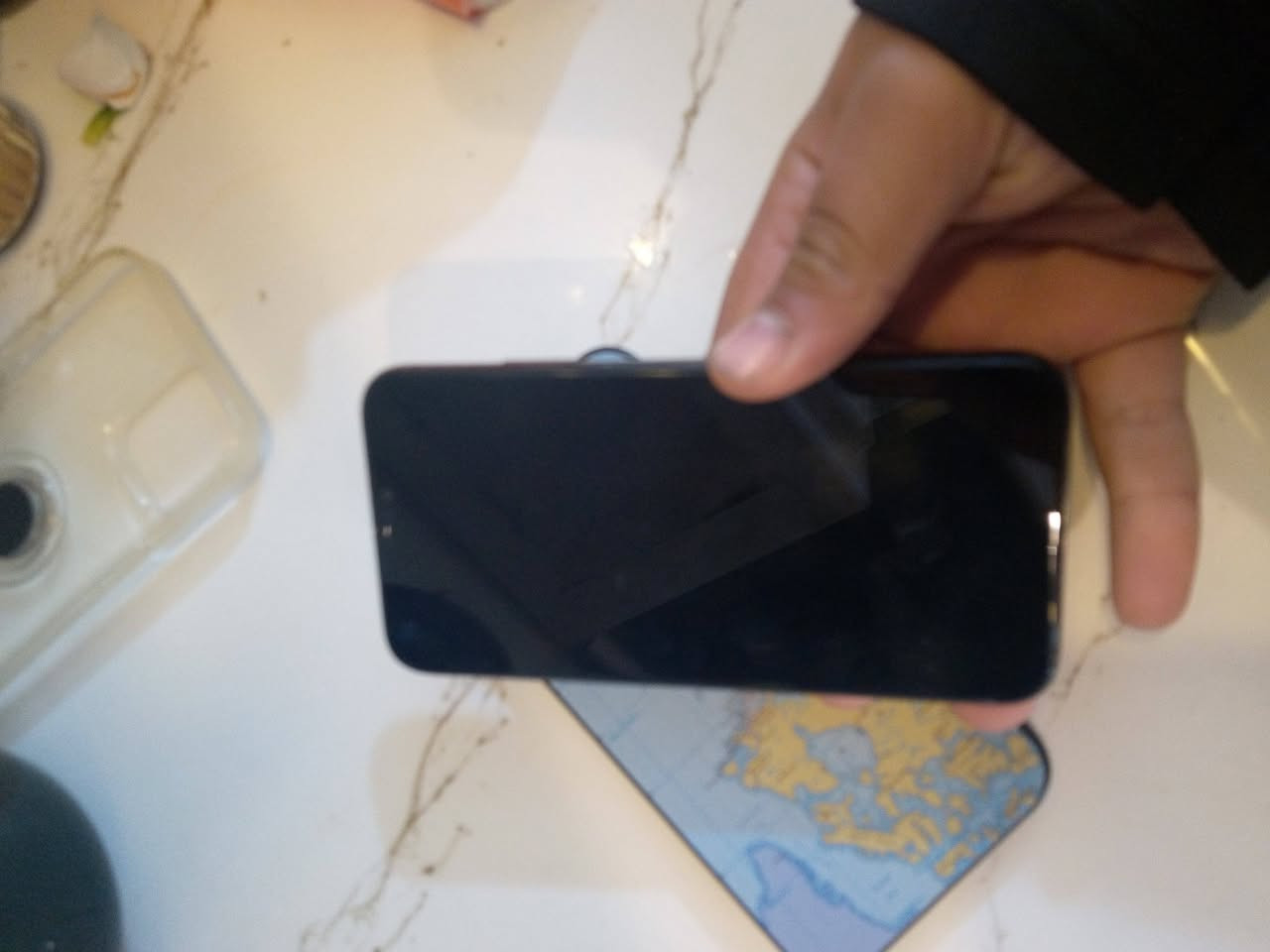 سلام عليكم ايفون اكس جهاز لوك مبدل شاشه و بطاريه اصليات ضاكره ٦٤  لوك الجهاز سعره ١٠٠ شراي اتصل ***********
