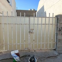 باب حوش نضيف للبيع اي عيب مابي ويه الرجوله 150الف بي مجال 07723154787