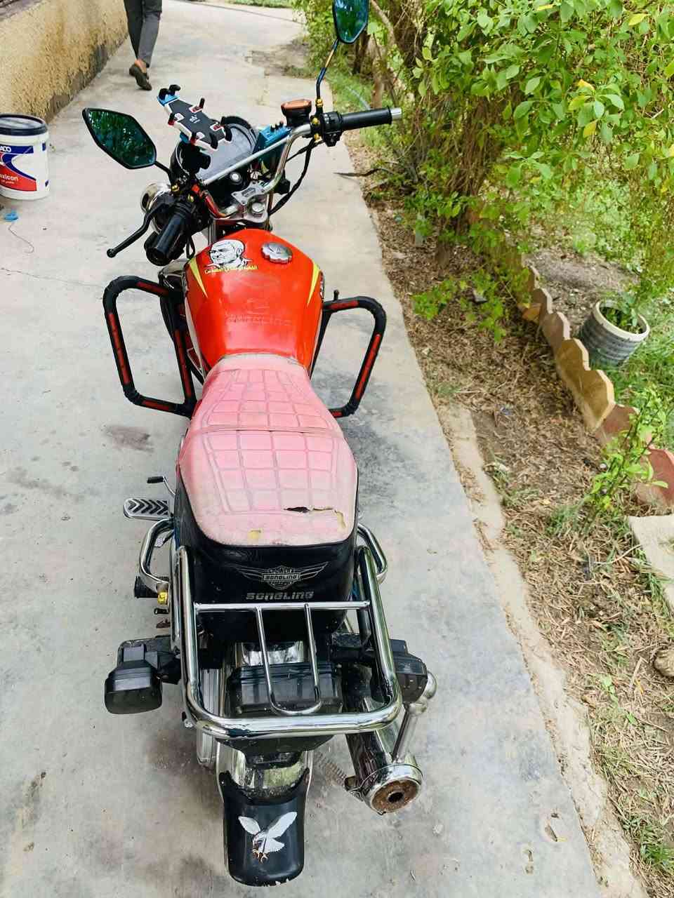 السلام عليكم ورحمه الله وبركاته
للبيع دراجه سفانه (سونك لنك)موديل 2024 اوراق   دراجه مكفوله كفاله عامه من محرك من كهربائيات من نضافه من كلشي كامله مكمله
ملاحضه : الشاشه مالتهه طافيه  
مكان الدراجه بغداد اللطيفيه الجسر السابع 
رقم الهاتف :***********
السعر : 575 بيهه مجال حك الجيه
