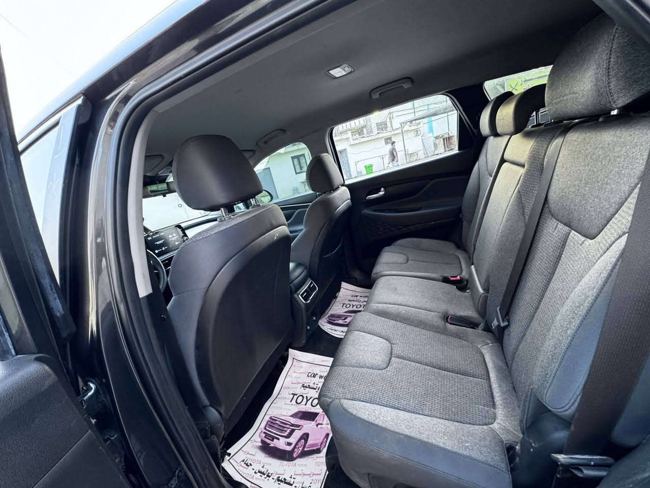 السلام عليكم جميعا.سنتافي 2023رقم اربيل بسمي وارد امريكا جديدة جدا بالنايلون  شرط ضرر تبديل باب السكن بدون إرباك البجم شرط كبس السعر 200اتصال ***********
