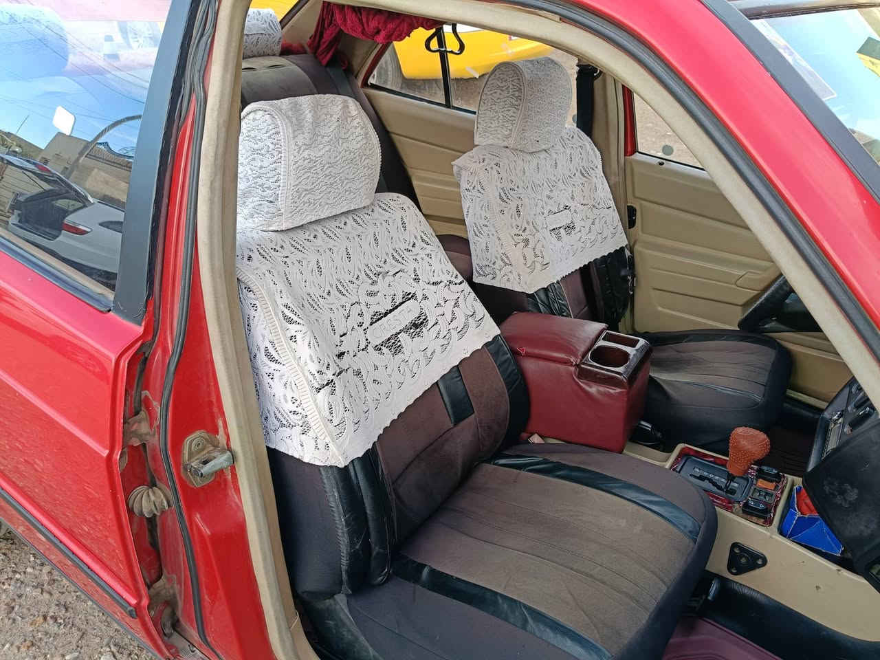 سلام عليكم للبيع مارسدس دب موديل 1990رقم بغداد مشروع وطني مصبوغة عام جماليه مكينه وكير ونجي تخم تاير جديد كرهبايات كلها شغاله حداده جديده عنوان ميسان ناحيت كميت السعر 55وبيها مجال ***********
