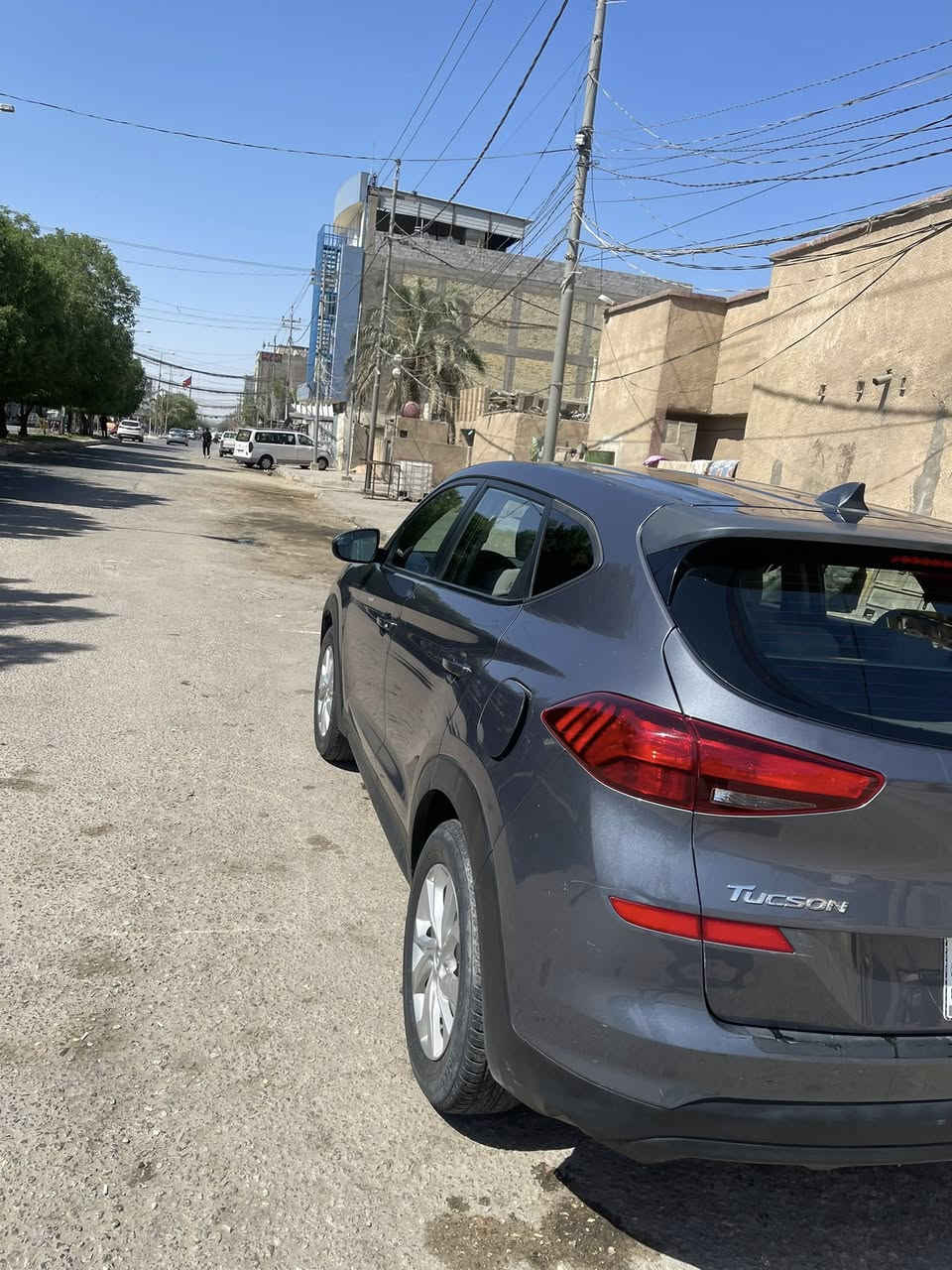 سلام عليكم 
هونداي توسان امريكي 2021 
رقم كربلاء باسمي   
حادث بنيد ومصبوغ 
وبابين صبغ اثر شخوط
سونار موجود بالصور
ماشية 66 الف ميل
محرك 2000 gdi 
4 سلندر
رادار امامي كامرا خلفية
السعر 155$ 
مكاني كربلاء
***********
